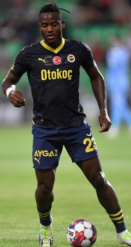 Foto - Tam 11 milyon Euro teklif: Yeni yıldızı oluyor! İsmail Kartal'ın hamlesi: Saha dolup taşacak!