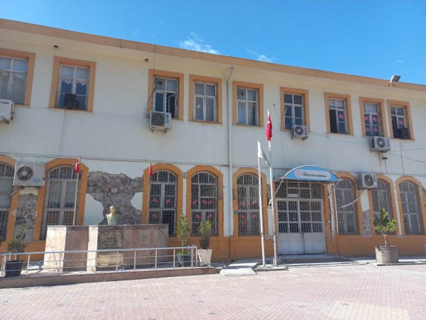 Foto - Tam 112 yıllık! Devlet Bahçeli'nin okulu restore edilecek