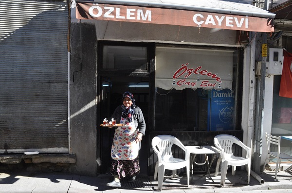 Foto - Tam 14 yıldır! Sakin şehrin çayları Ayşe Teyze'den 
