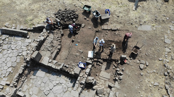 Foto - Tam 2 bin 300 yıllık! Assos'ta tarihi keşif