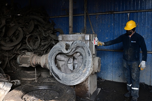 Foto - Tam 2 milyon dönüştürüldü! Atık lastik deyip geçmeyin