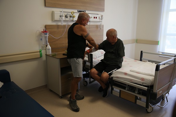 Foto - Tam 20 yıldır ağrı çekiyordu! İngiltere’den gelip Türkiye’de şifa buldu