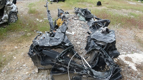 Foto - Tam 200 milyon TL değerinde! Depremden sonra araç mezarlığı oluştu