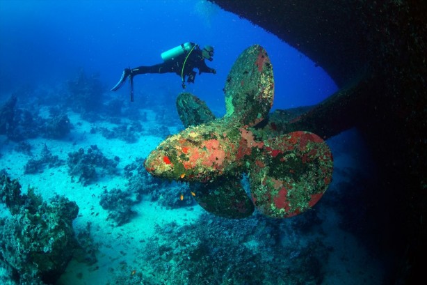 Foto - Tam 23 yıl önce batmıştı! Yüzlerce hacıyı taşıyan o feribotun batığı böyle görüntülendi! Bakın içinden neler çıktı