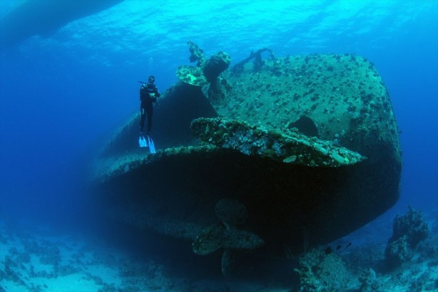 Foto - Tam 23 yıl önce batmıştı! Yüzlerce hacıyı taşıyan o feribotun batığı böyle görüntülendi! Bakın içinden neler çıktı