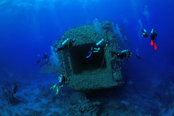 Foto - Tam 23 yıl önce batmıştı! Yüzlerce hacıyı taşıyan o feribotun batığı böyle görüntülendi! Bakın içinden neler çıktı