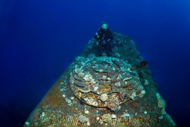 Foto - Tam 23 yıl önce batmıştı! Yüzlerce hacıyı taşıyan o feribotun batığı böyle görüntülendi! Bakın içinden neler çıktı