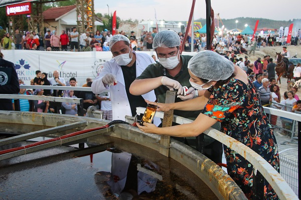Foto - Tam 30 bin 292 litre! Tarhana çorbası Guinness Rekorlar Kitabı'na girdi