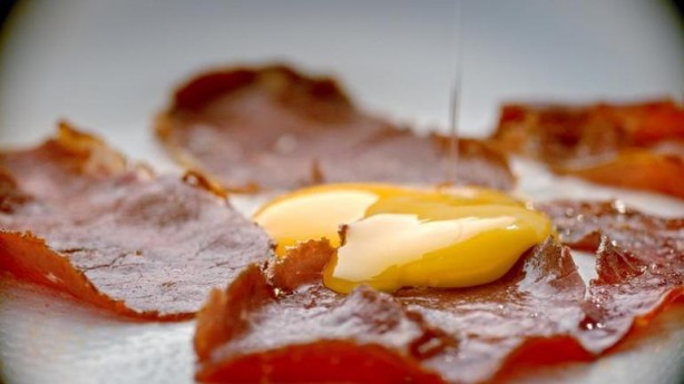 Foto - Tam 30 gün boyunca pastırma, tereyağı ve yumurta yedi… Hastalanması bekleniyordu ama sonuç kendisini bile şaşırttı