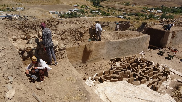 Foto - Tam 36 yıldız kazılar sürüyor