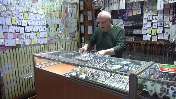 Foto - Tam 37 yıldır bu işi yapıyor! Eski takılar böyle yenileniyor