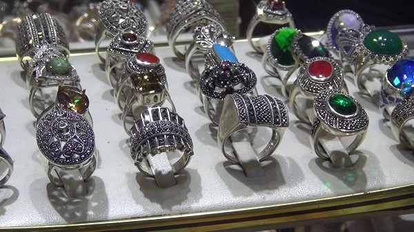 Foto - Tam 37 yıldır bu işi yapıyor! Eski takılar böyle yenileniyor