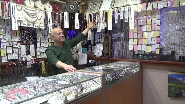 Foto - Tam 37 yıldır bu işi yapıyor! Eski takılar böyle yenileniyor