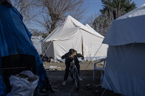 Foto - Tam 4 metre kayma var! Deprem mahalleyi resmen ikiye böldü