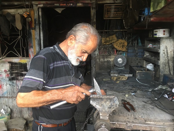 Foto - Tam 40 yıldır bisikletini kapan onun yanına koşuyor