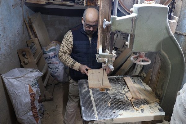 Foto - Tam 40 yıldır geçimini böyle sağlıyor