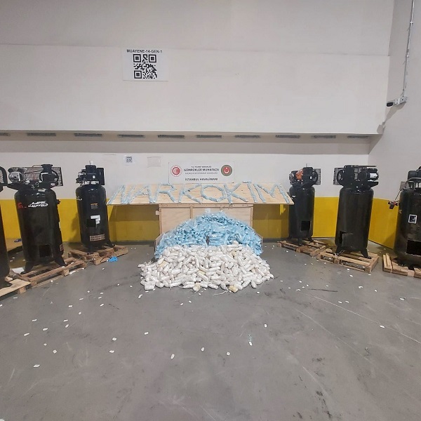 Foto - Tam 427 kilogram yakalandı! İstanbul Havalimanı'nda hareketli saatler