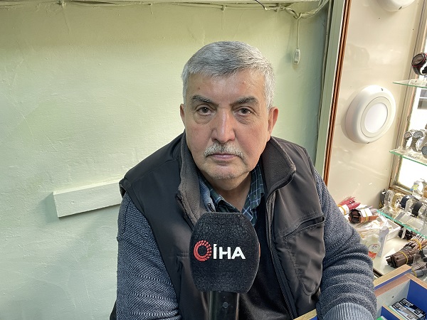 Foto - Tam 45 yıldır saatler ondan soruluyor