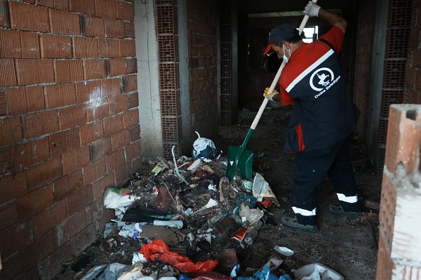 Foto - Tam 5 günde temizlendi! Bu evden 42 kamyon çöp çıktı