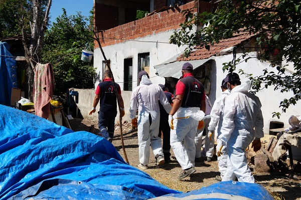 Foto - Tam 5 günde temizlendi! Bu evden 42 kamyon çöp çıktı