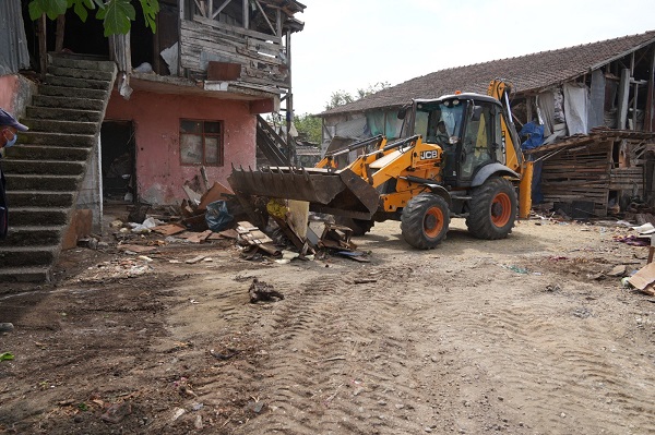 Foto - Tam 5 günde temizlendi! Bu evden 42 kamyon çöp çıktı