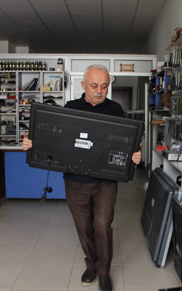 Foto - Tam 50 senedir ekranların arkasında