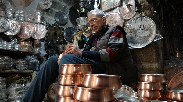 Foto - Tam 53 yıldır bu işi yapıyor! Turistlerin dikkatini bu yüzden çekiyor