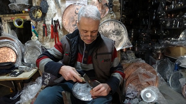 Foto - Tam 53 yıldır bu işi yapıyor! Turistlerin dikkatini bu yüzden çekiyor