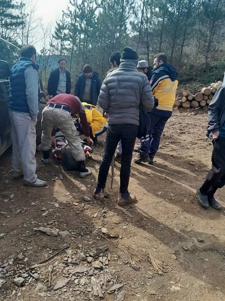 Foto - Tam 6 kez yıkıldı! Köprü olmayınca çocuklar hastaneye böyle taşındı