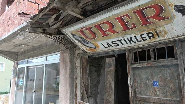 Foto - Tam 68 yıl önce yapıldı! Bu tabelayı görenler hayrete düşüyor