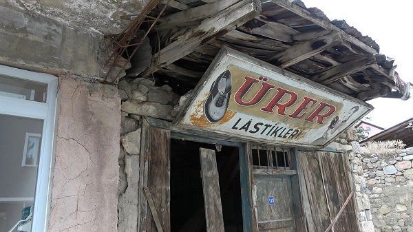 Foto - Tam 68 yıl önce yapıldı! Bu tabelayı görenler hayrete düşüyor