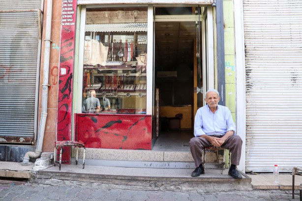 Foto - Tam 77 yıldır gümüş İşledi: Onlara adeta can veren, ilgi duyan kuyumcu!