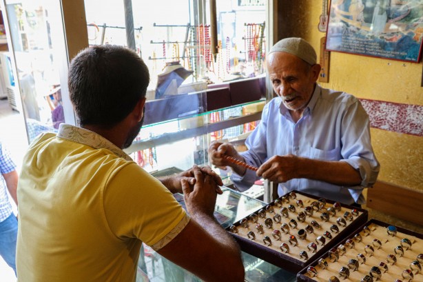 Foto - Tam 77 yıldır gümüş İşledi: Onlara adeta can veren, ilgi duyan kuyumcu!