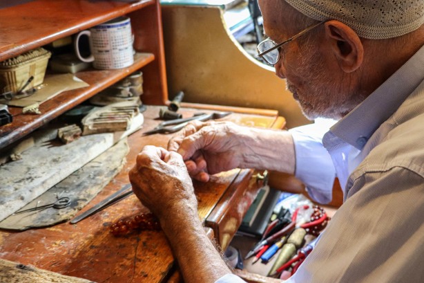 Foto - Tam 77 yıldır gümüş İşledi: Onlara adeta can veren, ilgi duyan kuyumcu!