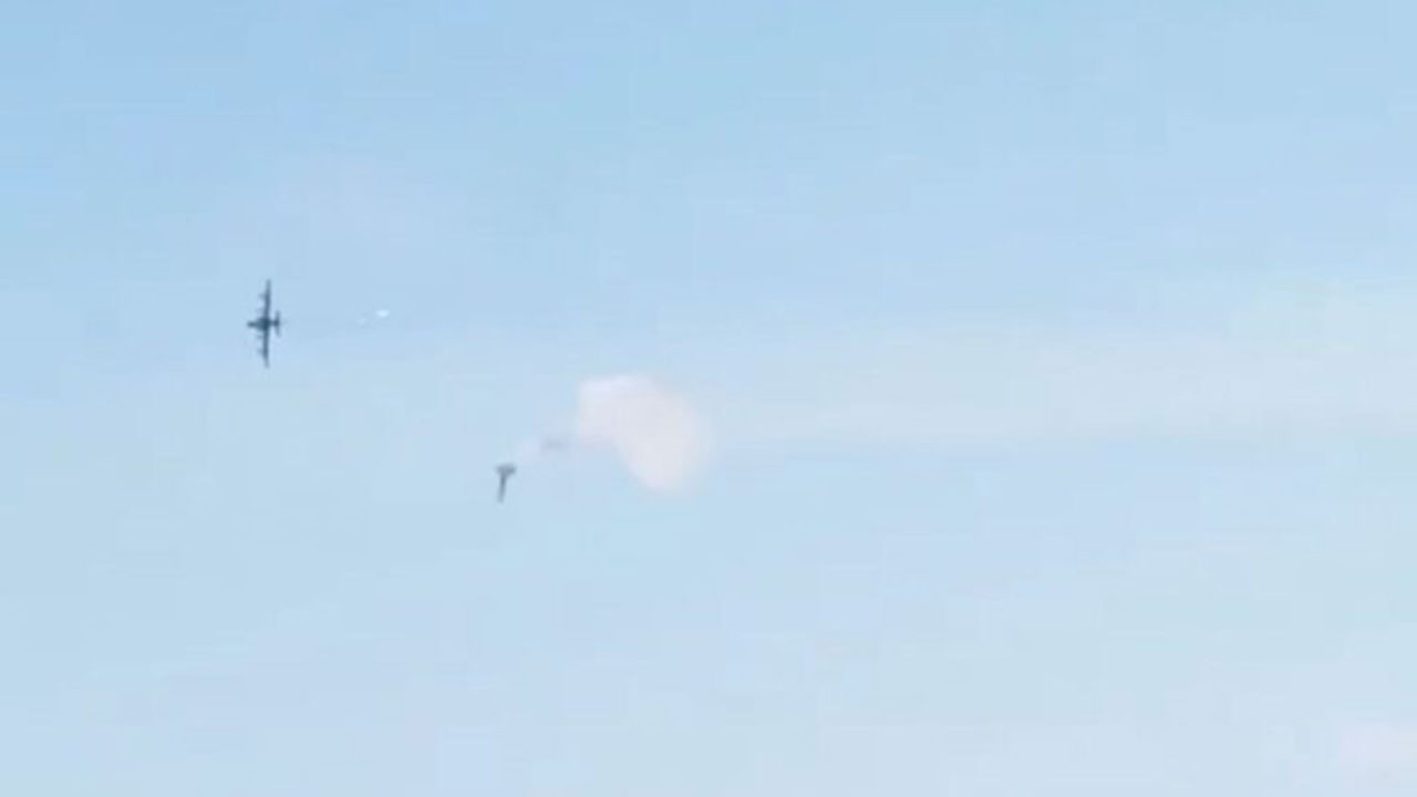 Foto - Tam anlamıyla rezillik: Su-25 savaş uçağı dost Su-25'i düşürdü