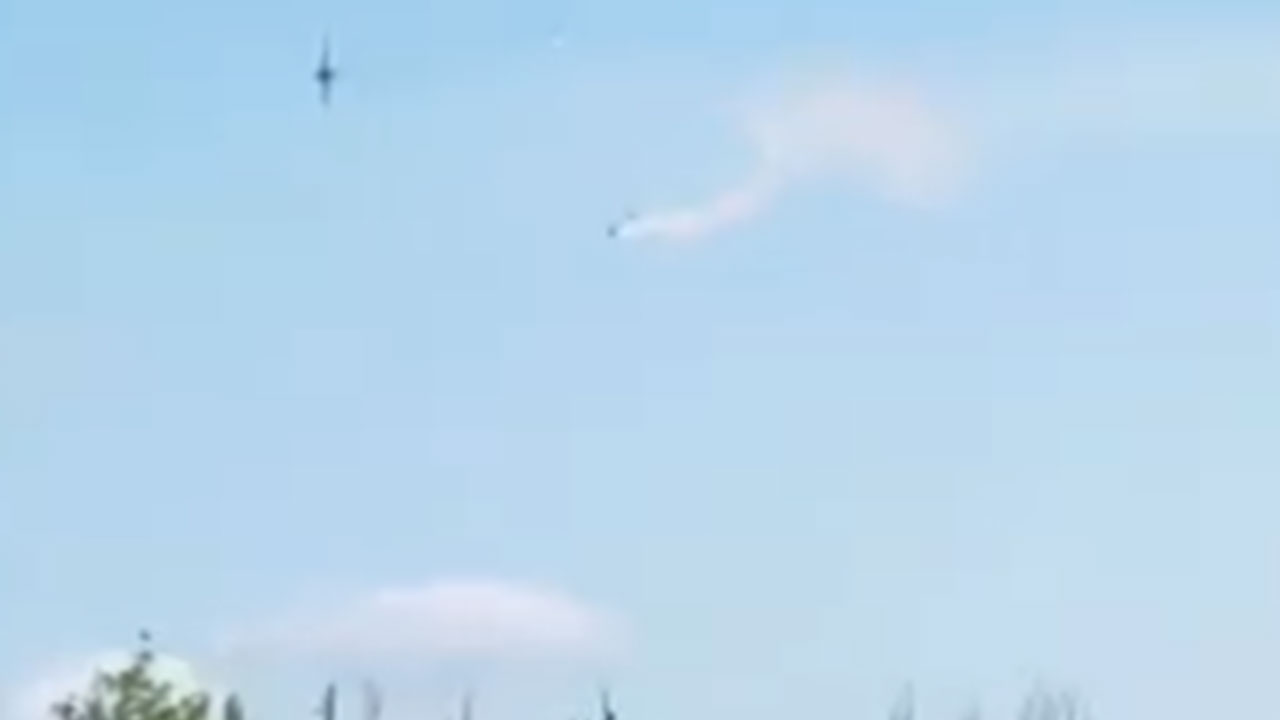 Foto - Tam anlamıyla rezillik: Su-25 savaş uçağı dost Su-25'i düşürdü