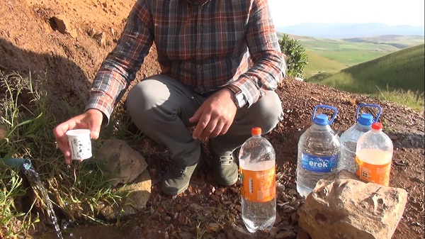 Foto - Tam bir şifa kaynağı! Bu suyu içmek için kilometrelerce yol gidiyorlar