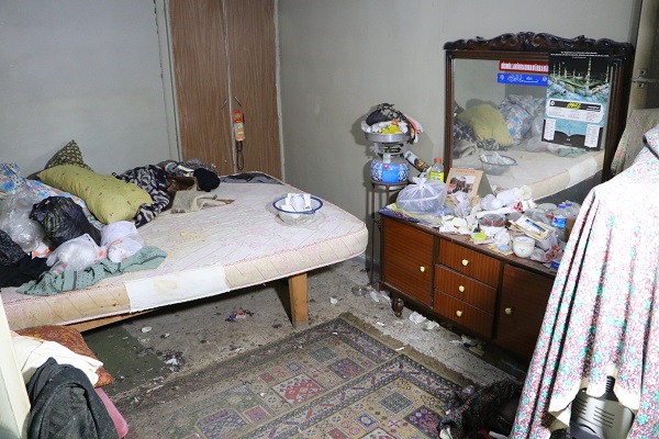 Foto - Tam iki kamyon dolusu... Çöp evden dram çıktı