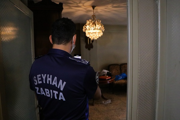 Foto - Tam iki kamyon dolusu... Çöp evden dram çıktı