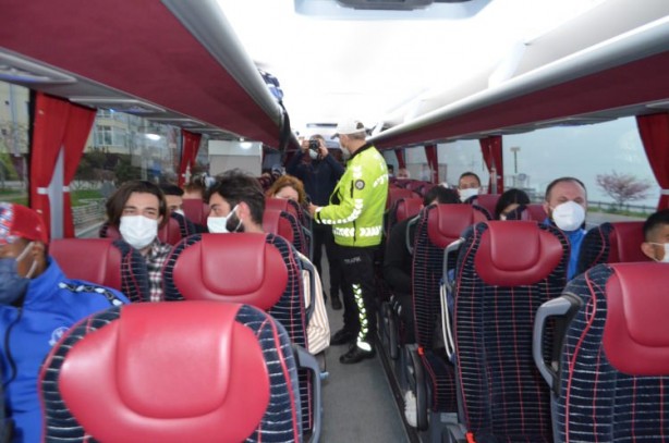 Foto - Tam kapanma başladı sokaklar sessizliğe gömüldü
