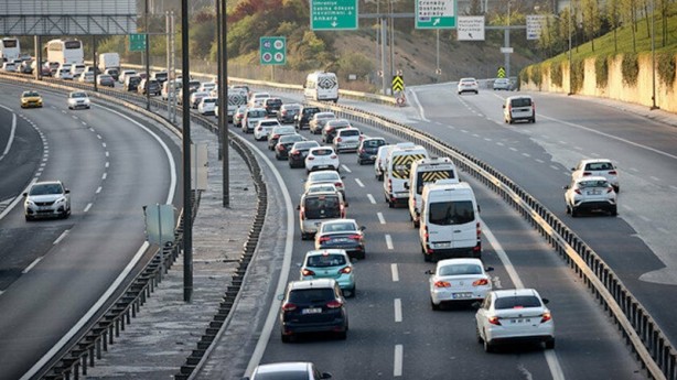 Foto - Tam kapanma kararı sonrası mega kent İstanbul'dan kaçış başladı