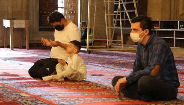 Foto - Tam kapanmanın ilk cumasında Selimiye Camii'ne koştular