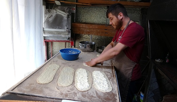 Foto - Tam üç asırdır aynı lezzet! Emet pidesinin sırrı buymuş!