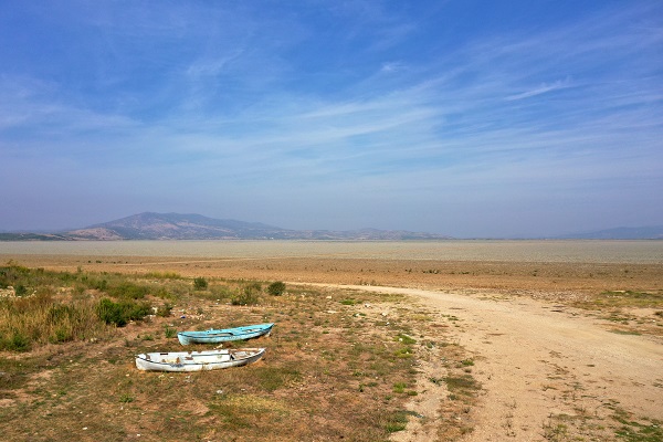 Foto - Tamamen kurudu tarıma açıldı! O gölden geriye hurdaya dönmüş tekneler kaldı