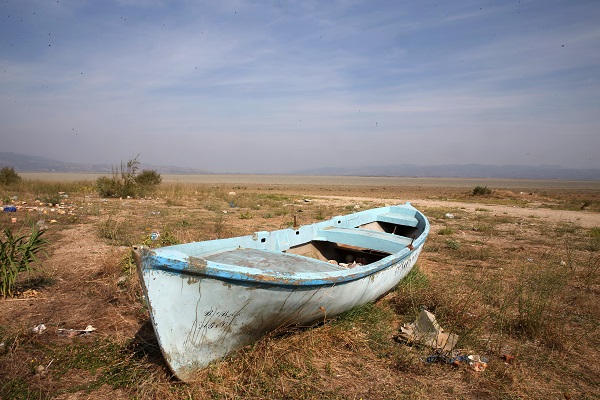 Tamamen kurudu tarıma açıldı! O gölden geriye hurdaya dönmüş tekneler kaldı