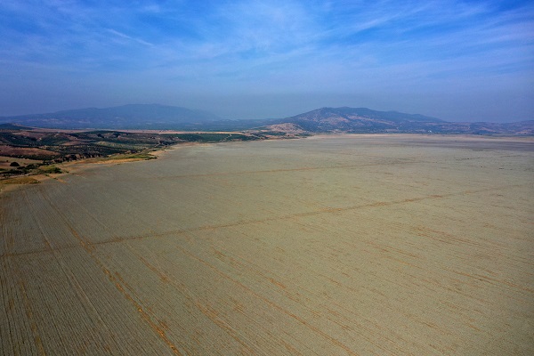 Foto - Tamamen kurudu tarıma açıldı! O gölden geriye hurdaya dönmüş tekneler kaldı