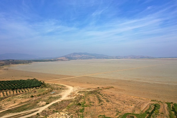 Foto - Tamamen kurudu tarıma açıldı! O gölden geriye hurdaya dönmüş tekneler kaldı