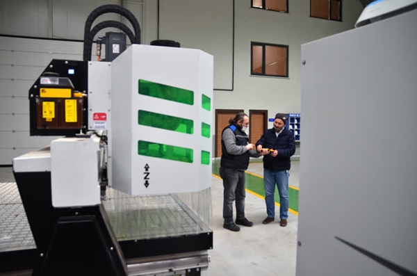 Foto - Tamamen yerli mühendislik ürünü! Rus uçak ve kamyon parçaları Türk tezgahlarından geçiyor