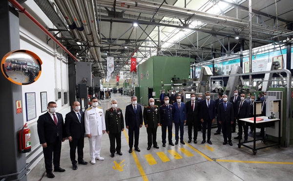 Foto - Tamamen yerli ve milli imkanlarla üretildi: Bakan Hulusi Akar bizzat test etti