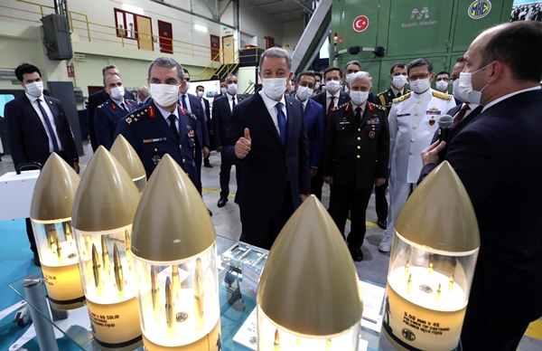 Foto - Tamamen yerli ve milli imkanlarla üretildi: Bakan Hulusi Akar bizzat test etti